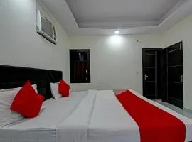 OYO Flagship Hotel Max Inn