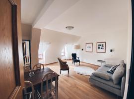 Le R&eacute;gis，位于拉吉约勒的带泳池的酒店