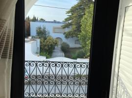 Marsa-Sidi Bousaid Cosy Authentic Apartment，位于拉马萨的酒店