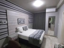 Luxe Haven Suites，位于马翁的旅馆