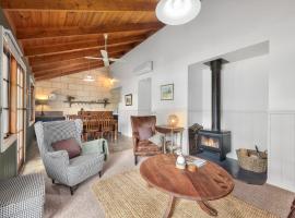 Jamieson Cottages - Cottage ONE - Sleeps 4，位于Howqua的酒店