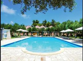 Family Village Otranto，位于阿利米尼的酒店
