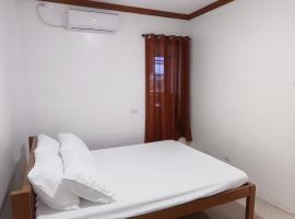 Casa Victoria Pension House- Star Challenger，位于Somosomo的酒店