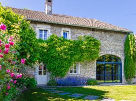 Charming house in Burgundy, “Les Coquelicots”，位于Montceau-et-Écharnant的酒店