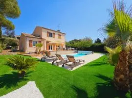 Maison climatisée 4 chambres piscine CHAUFFÉE 10mn des plages