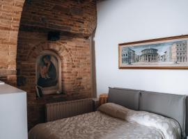 Casa di Clara in Piazza, ideale per smartworking，位于Amandola的公寓