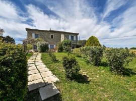 Beautiful Home In St Ambroix With Wifi，位于Saint-Julien-de-Cassagnas的酒店