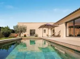 Amazing Home In Robion