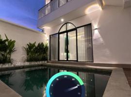 Villa Carik by SunnyRent - Kerobokan x Seminyak x Canggu，位于克罗柏坎的酒店