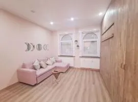 Magnolia Pink Studio New and fully equipped