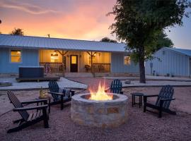 Cherry Mountain, private home with great views，位于Crabapple的酒店