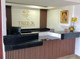 TRÉBOL GOLDEN HOTEL，位于伊皮亚莱斯的酒店