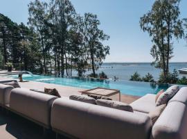 Stay North - Villa Lovo - Perfect Island Retreat，位于埃斯波的乡村别墅