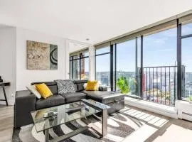 Central Luxury Apartment with Best City Views!