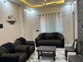 Self Check In 1BHK Home fully Equipped Kitchen，位于那格浦尔的酒店