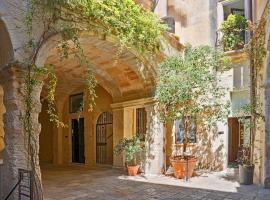 B&B Palazzo Personè Dimora Storica,位于莱切的酒店