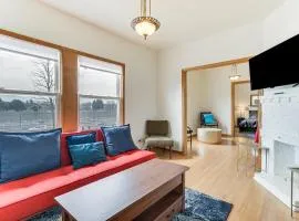 8 Mi to Chicago Oak Park Home with Fenced Backyard!
