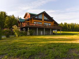 Legacy Mountain Lodge on 40-Acre Ranch with Views!，位于帕尔默的度假屋