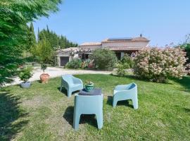 Lovely Home In Saint-Privat-Des-Vieux，位于Saint-Privat-des-Vieux的酒店