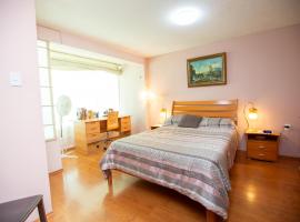 Habitación doble matrimonial con baño y jacuzzi compartido，位于Tlaxcalancingo的酒店