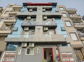 Super Townhouse Mannat Rohini 16，位于新德里北德里的酒店