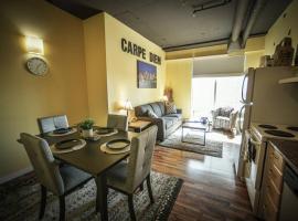 2 Full Beds, Rogers Place Downtown Central, Memorable 1 Bedroom Condo，位于埃德蒙顿的酒店