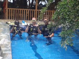 DEEP SEA RESORT PADI DIVE CENTER，位于Amirthakaly的酒店