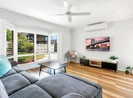 Pet Friendly 3 bedroom house with large backyard