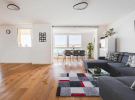 Attico Riva Mare，位于穆贾的酒店