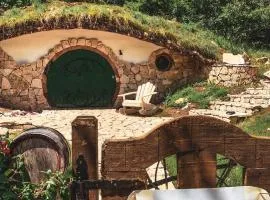 Mobbiton Mostar - Magical Underground Retreat