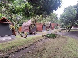 The Allabun Glamping Yogyakarta，位于卡里乌昂的酒店