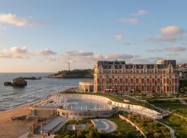 Hôtel du Palais Biarritz, in The Unbound Collection by Hyatt，位于比亚里茨的海滩酒店