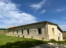 Superbe mas ancien, rénové à neuf. Vue imprenable