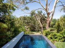 Elm Ocean Grove with Pool on Lakeside Reserve