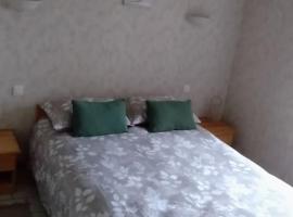 Chambre lit double, Salon, Terrasse et jardin，位于Couze-et-Saint-Front的乡村别墅