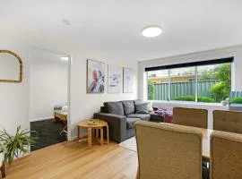 Homey 1 bdrm Thornbury Apt near restaurants+shops