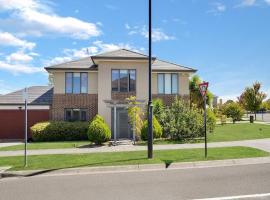 Deluxe Family Montpellier Gardens Estate - Burwood，位于伯伍德的别墅