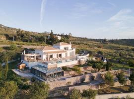 Aphea Retreat Villa，位于爱琴娜岛的酒店