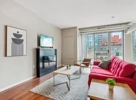 CozySuites Mill District with pool, gym # 10