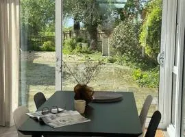 Countryside 2 bed cottage- Aylesbury