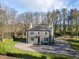 The Farmhouse - Countryside Escape with Hot Tub