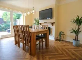 5Bed House Wirral near Liverpool Chester