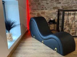La Home Love location de séduction，位于Folles的酒店