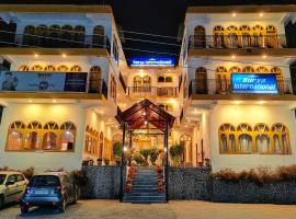 Hotel Surya International - Manali，位于马拉里Aleo的酒店