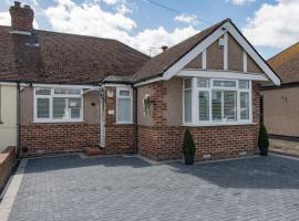 Cosy Family Home in Ruislip，位于莱斯里普的酒店