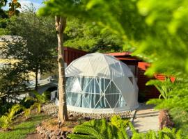 The Secret Garden - Glamping Grenada，位于Morne Rouge的酒店