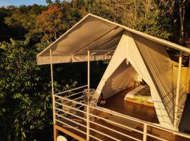 Quimera Glamping，位于Pacuar的豪华帐篷