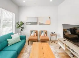Stunning Villa in Midtown, Private Courtyard