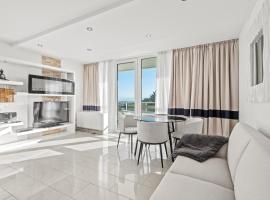 Panoramasuite 81 - See- und Bergblick sowie beheizter Indoor-Pool，位于Oberteuringen的酒店