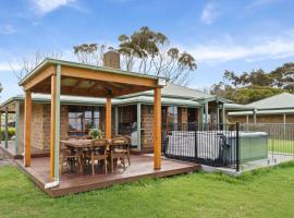 Apollo Bay Cottages- Wild Dog，位于Marengo的酒店